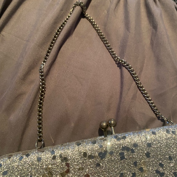 Sparkle Plenty. Vintage glam clutch with Chain ✨✨ - Picture 5 of 9